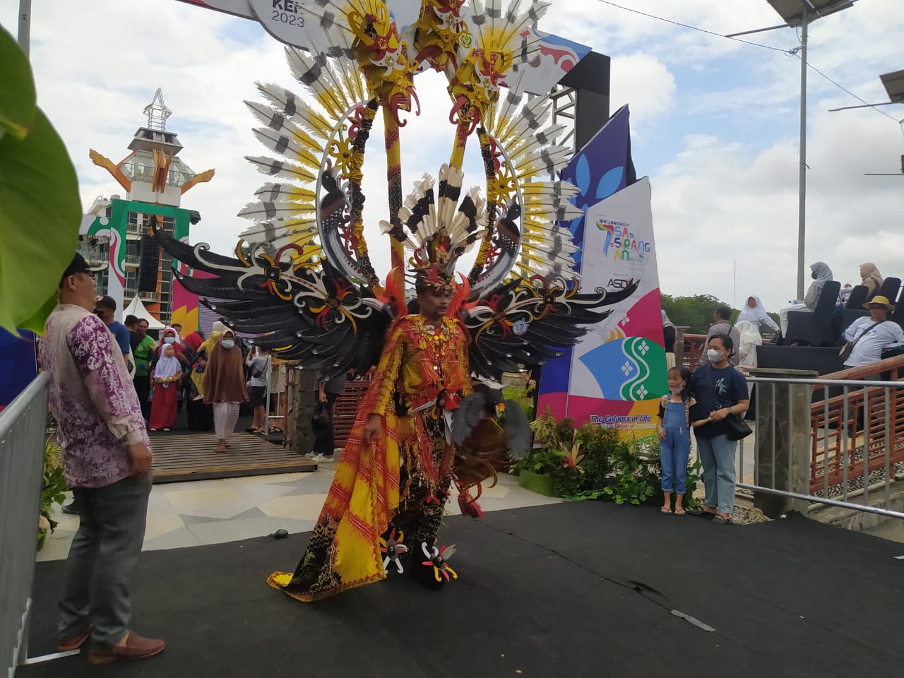 Fashion Carnaval dan Pawai Sasirangan Wujud Cinta Terhadap Kain Sasirangan