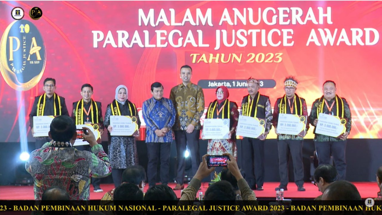 Malam Anugerah Paralegal Justice Award 2023, Kalsel Terima Penghargaan