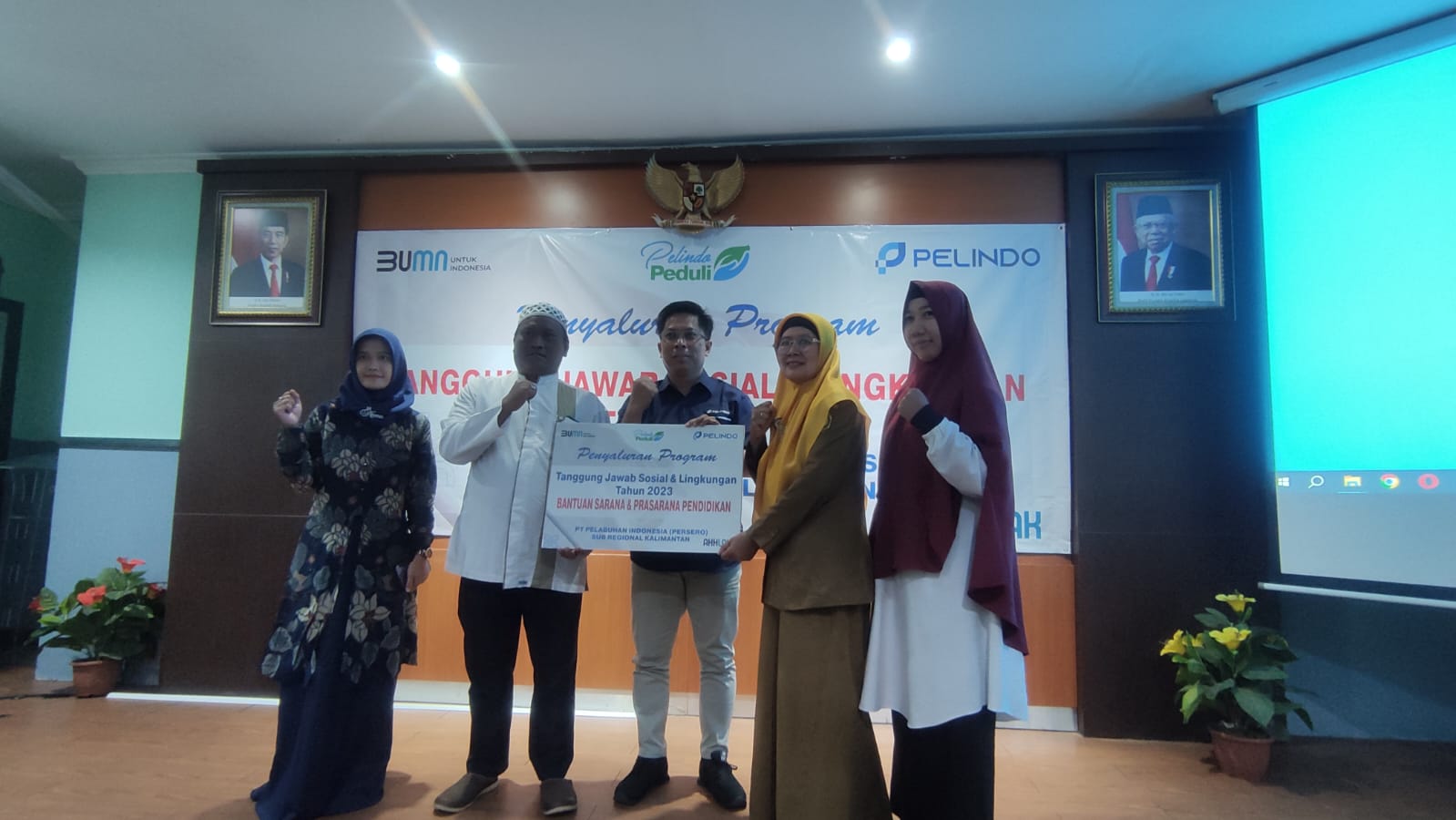 Pelindo Sub Regional 3 Kalimantan Salurkan Bantuan TJSL 2,7 M