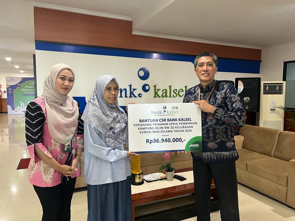 Melalui CSR, Bank Kalsel Dukung Program Pembinaan di Kampung Iklim Sungai Miai