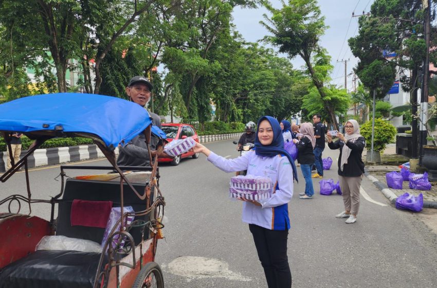  Berbagi Berkah Ramadan, Bank Kalsel Salurkan Makanan Gratis ke Masyarakat
