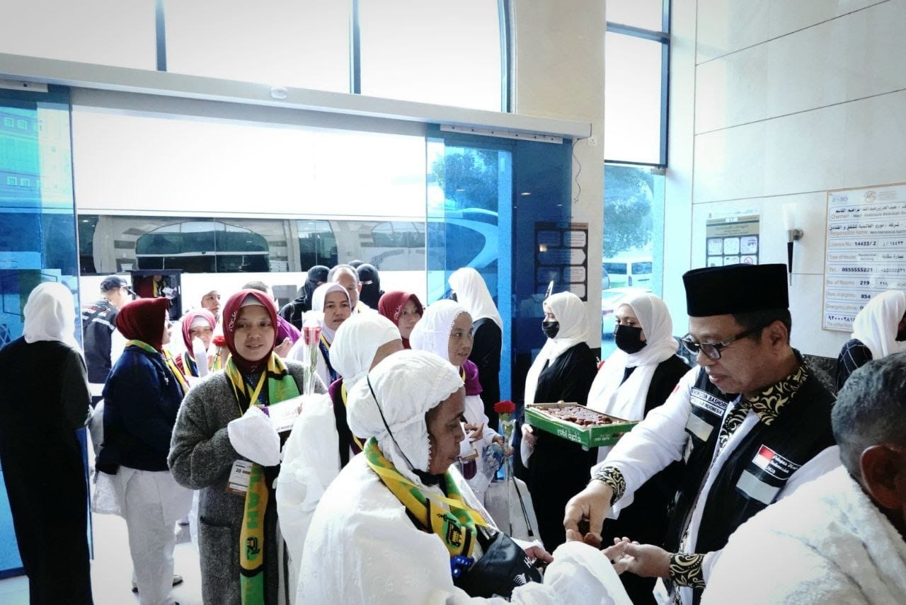 Jemaah Haji Gelombang II Tiba di Makkah, Petugas Siagakan Layanan Lansia