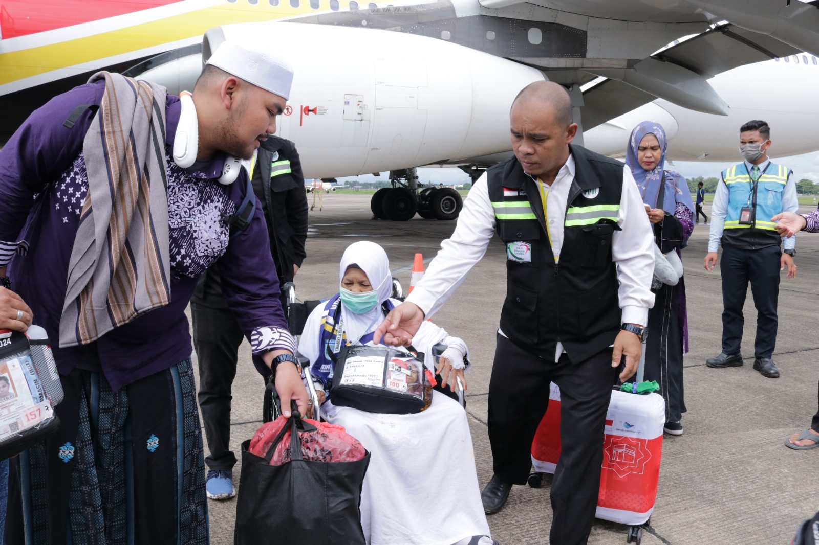 Prioritaskan Layanan Lansia, Jemaah Haji Kloter Pertama Tiba di Banjarmasin