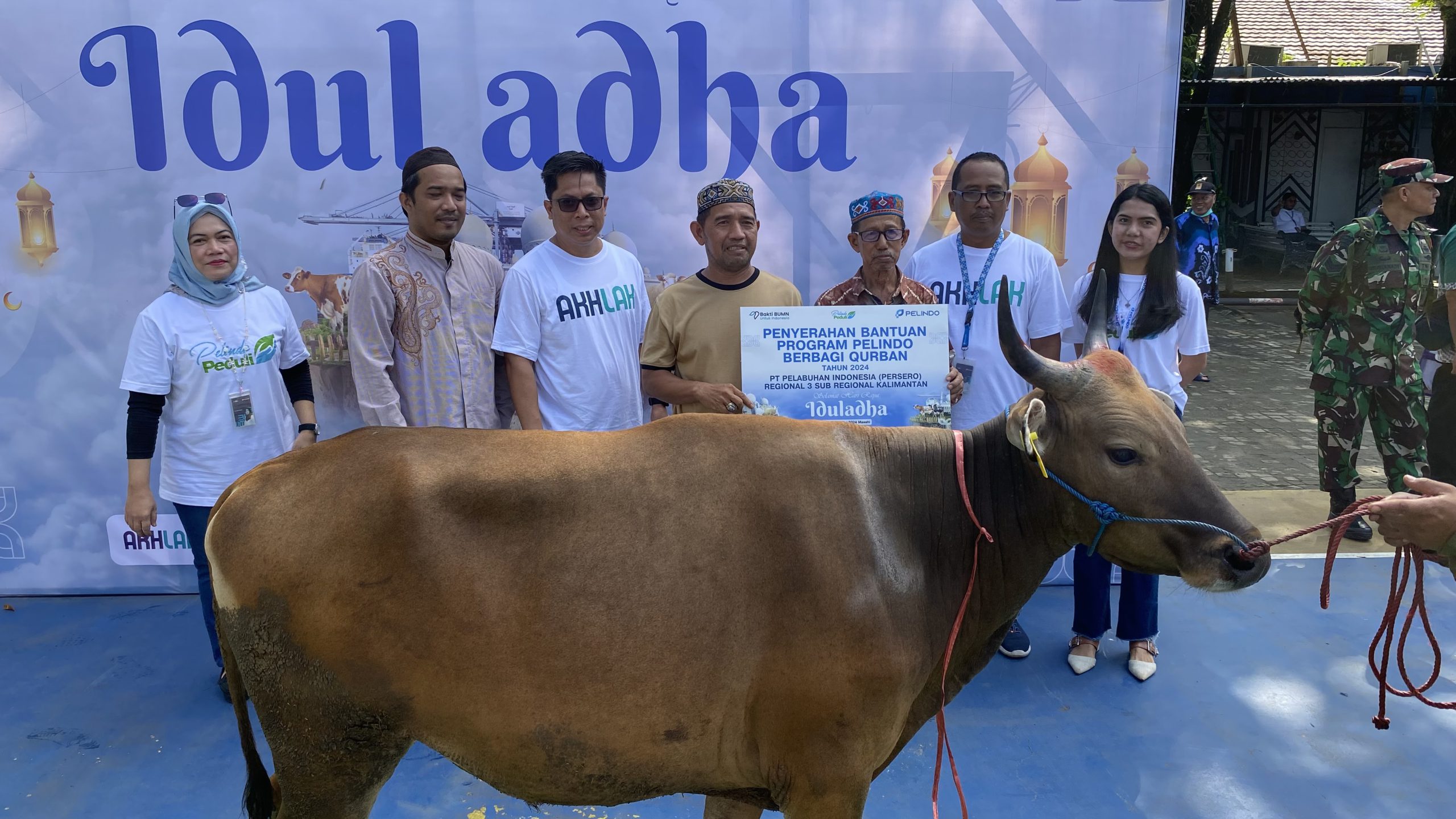 Pelindo Kembali Salurkan TJSL dan Berbagi Hewan Kurban Idul Adha 1445 H