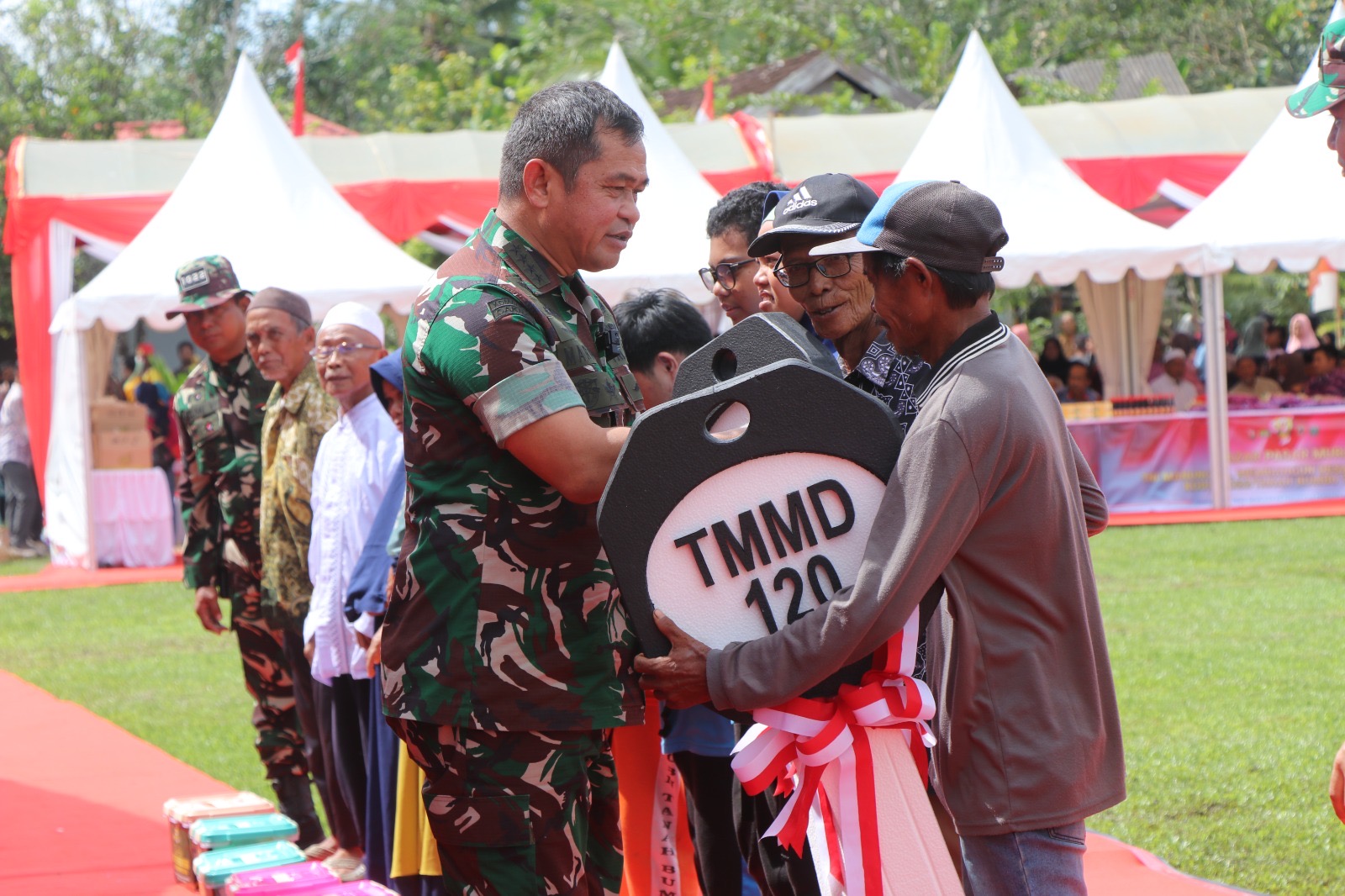 Jenderal TNI Maruli Simanjuntak Resmi Tutup Kegiatan TMMD di Tanbu