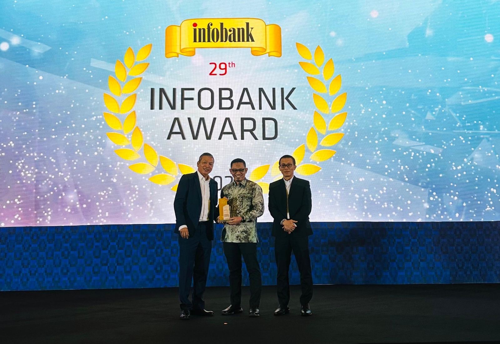 Lima Tahun Berturut-turut, Bank Kalsel Raih Predikat Kinerja Sangat Baik