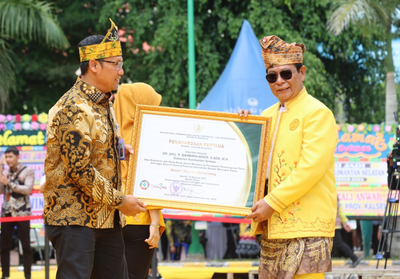 Paman Birin Terima Penghargaan dari Kemendes PDTT RI