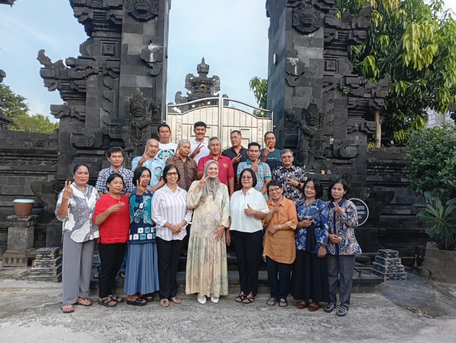 Paslon Yamin-Ananda Bersilaturshmi Bersama Umat Hindu, Komitmen Melayani Semua Golongan Masyarakat