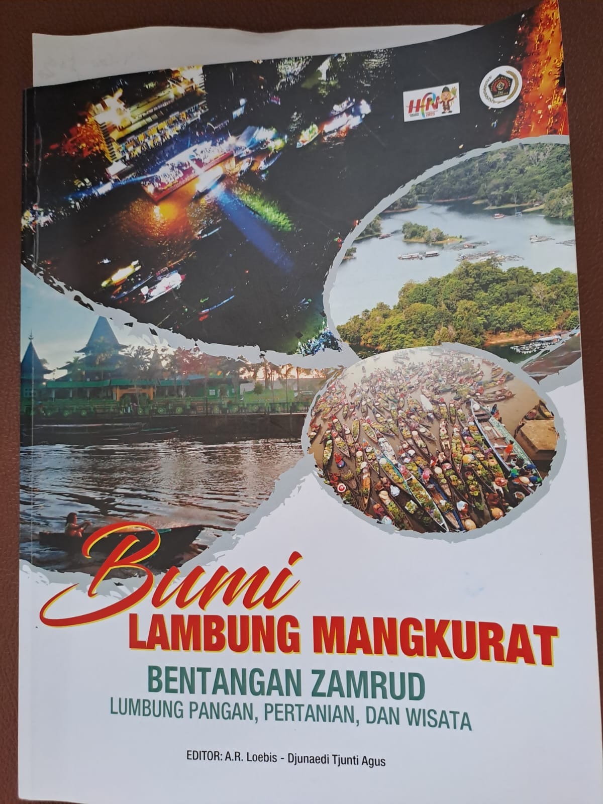 Buku Bumi Lambung Mangkurat – Bentangan Zamrud terbit di HPN 2025 Kalsel