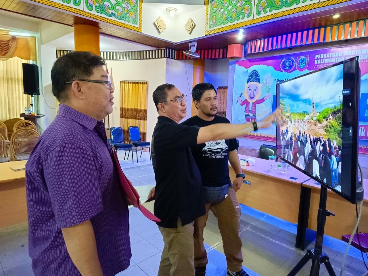 Dewan Juri Kantongi Juara Karya Fotografi Lomba Foto Gratis Semarak HPN 2025
