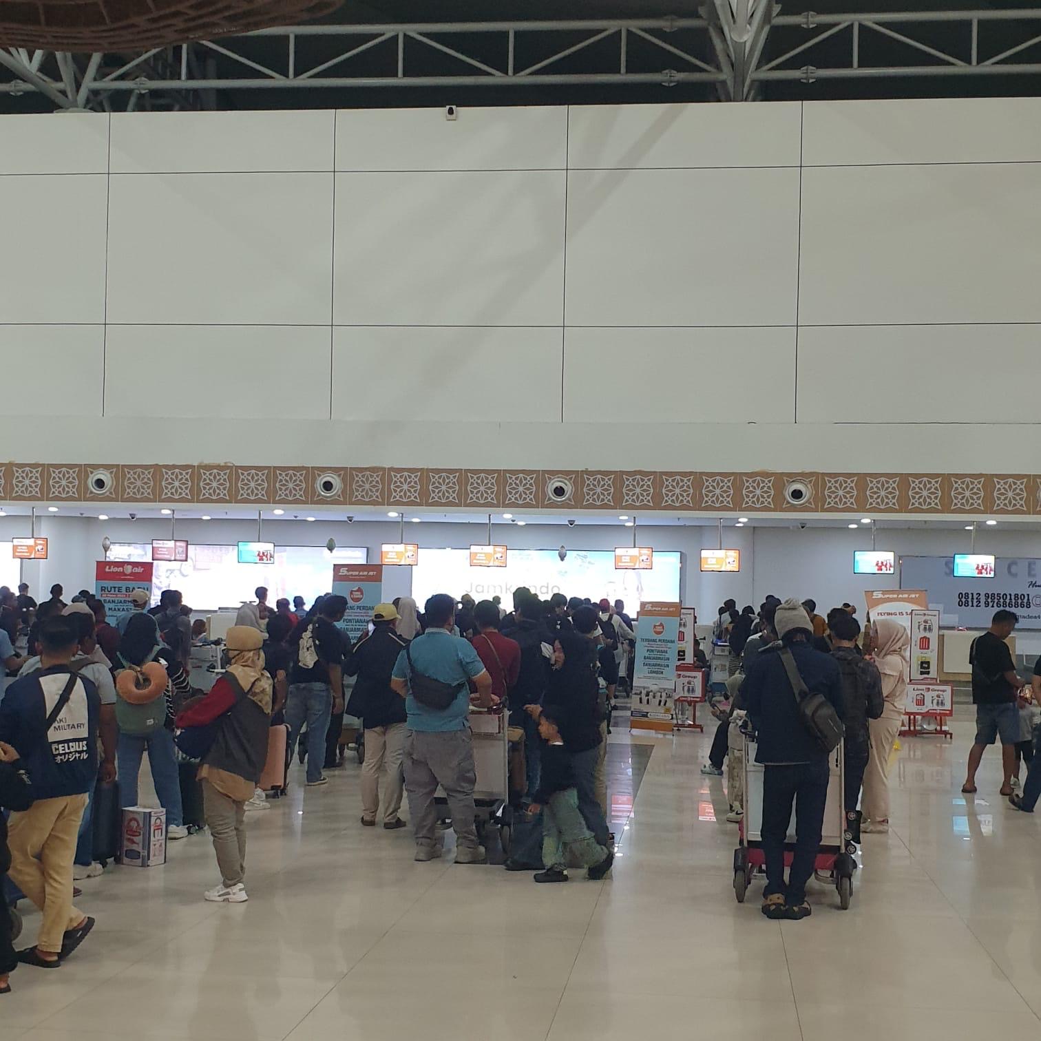 Puncak Arus mudik di Bandara Syamsudin Noor, Tembus 12.000 Pergerakan Penumpang