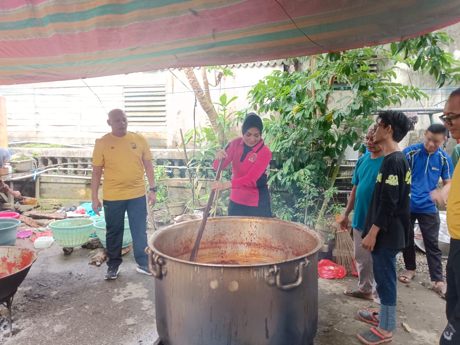 Bhayangkari Kalsel Siapkan 20.000 Nasi Bungkus untuk Jamaah Haul Datu Kalampayan