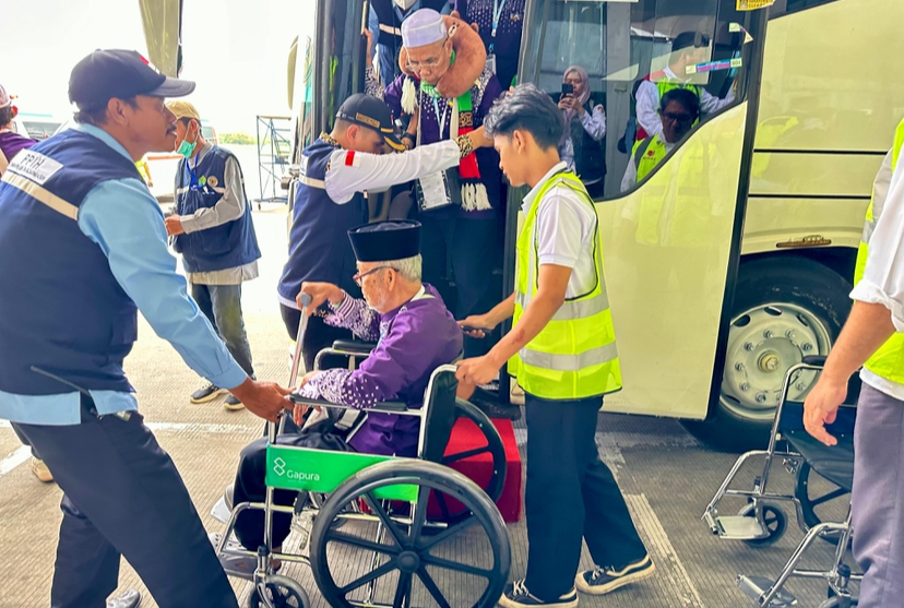  Ribuan Jamaah Haji Kalsel Terbang Melalui Bandara Syamsudin Noor